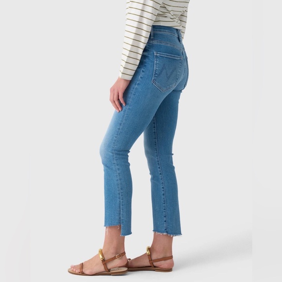 MOTHER The Insider Crop Step Fray Jean in Work Hard Play Hard Size 32 - Picture 4 of 10